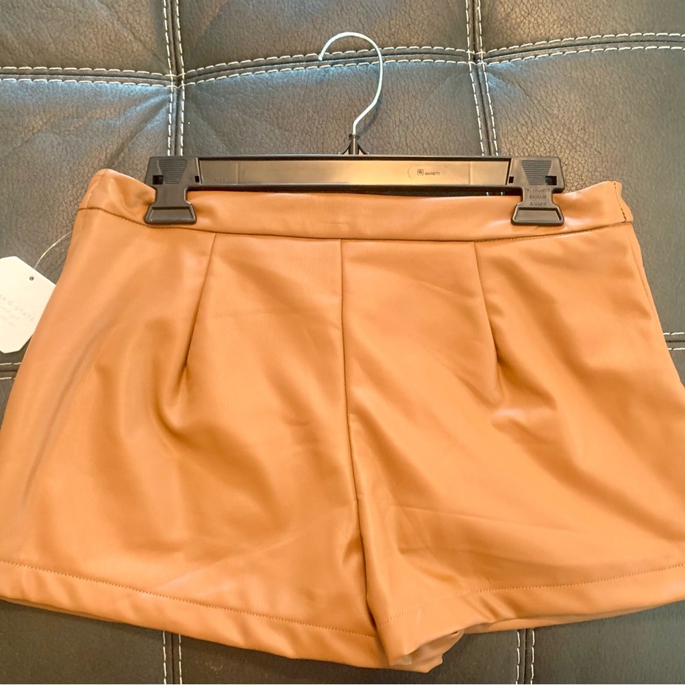 Altar’d State Vegan Leather Mini Skirt/ Skort Camel Color NWT Medium - Picture 4 of 5
